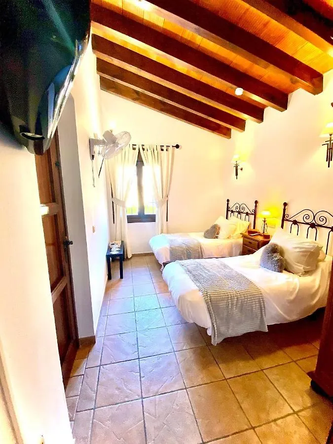 Casa Rural Huerta Del Rio Ríogordo 住宿加早餐酒店